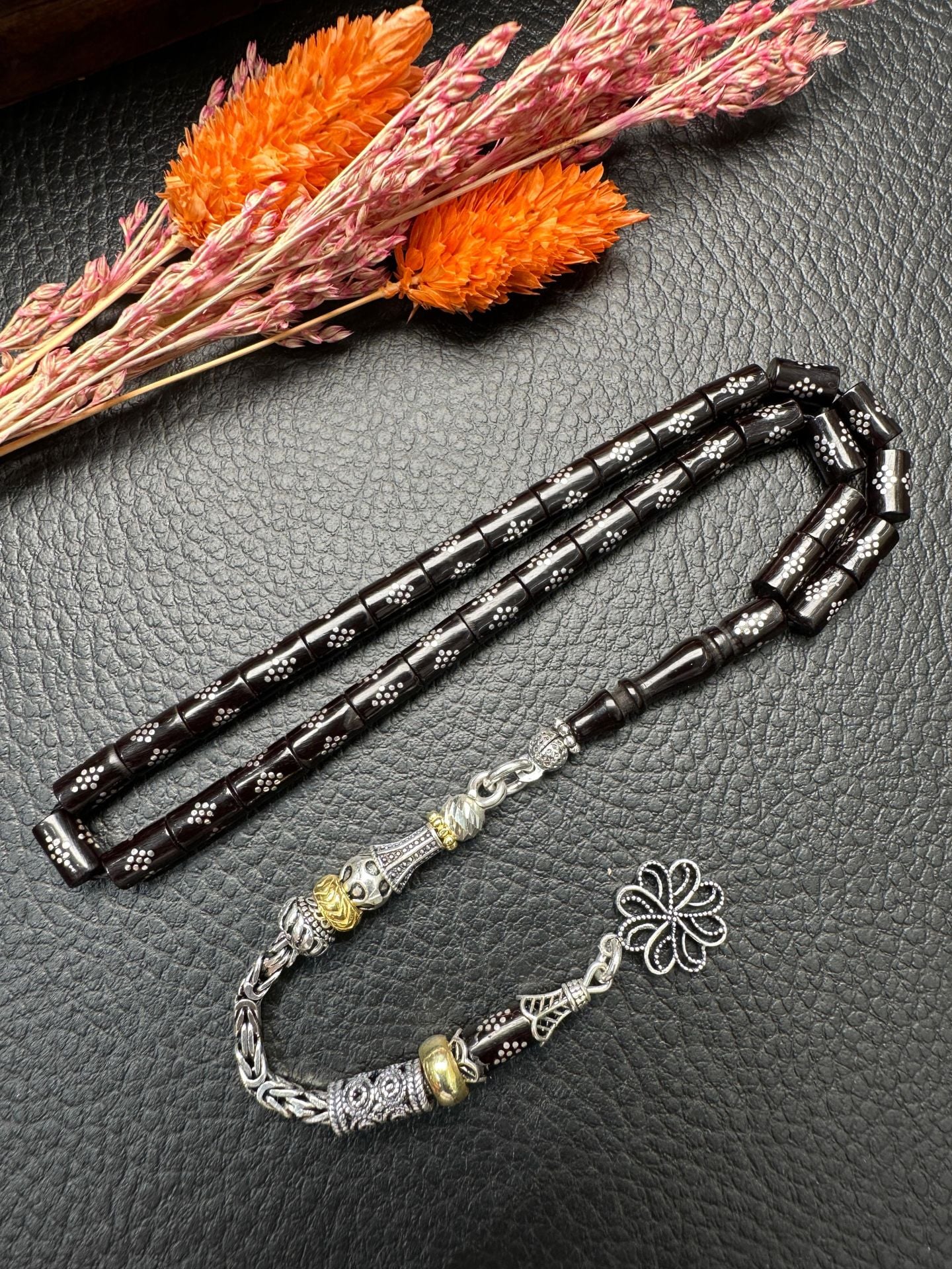 Kesme Model Gümüş İşlemeli Ateş Kehribar Tesbih