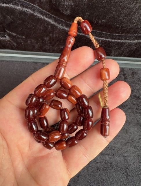 Kapsül Model İsa Balkaya Katalin Tesbih