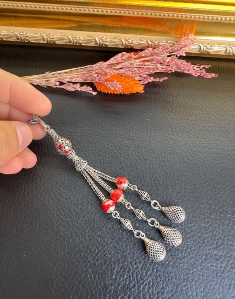 Kırmızı Renk Üçlü Mineli Gümüş Püskül