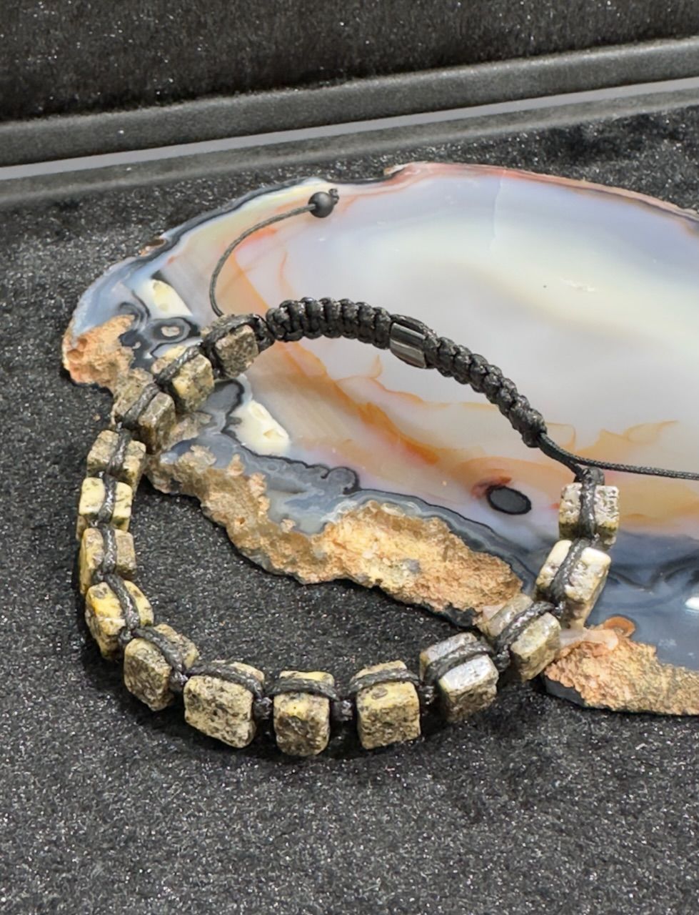 Küp Model Makrome Örgü Damla Kehribar Yetişkin Bileklik