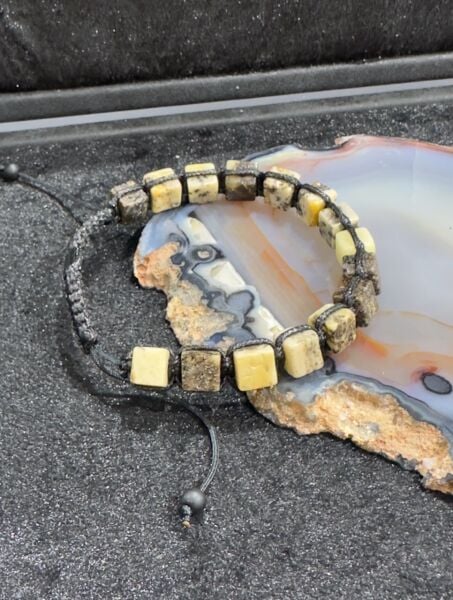 Küp Model Makrome Örgü Damla Kehribar Yetişkin Bileklik