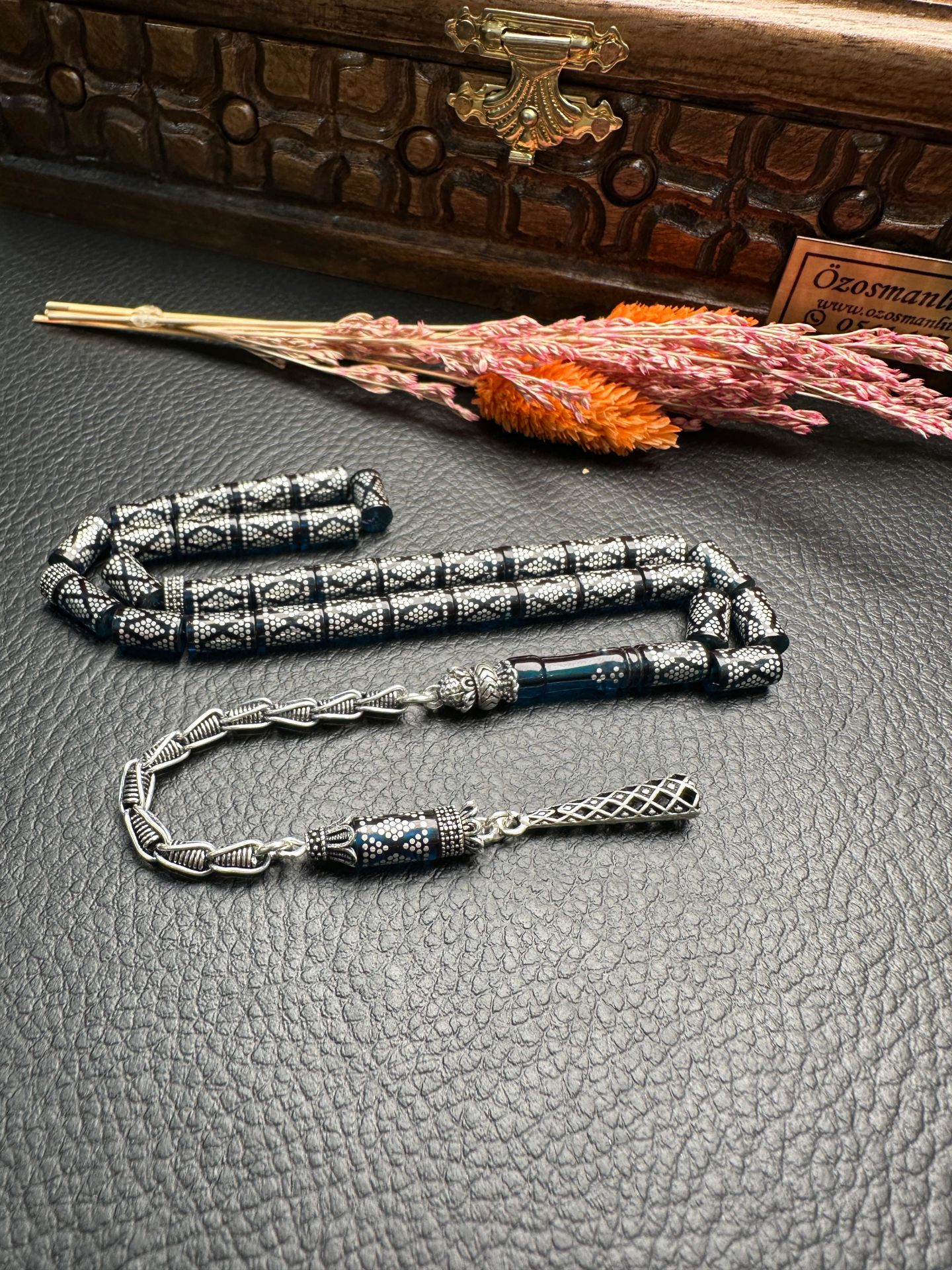 Kesme Model Gümüş İşlemeli Ateş Kehribar Tesbih