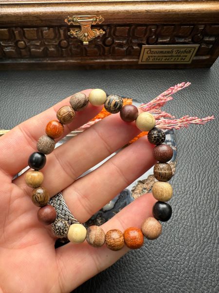 Küre Model Karışık Ağaç Grubu Bileklik