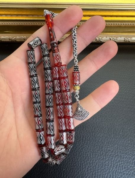 Kesme Model Kırmızı Renk İşlemeli Ateş Kehribar