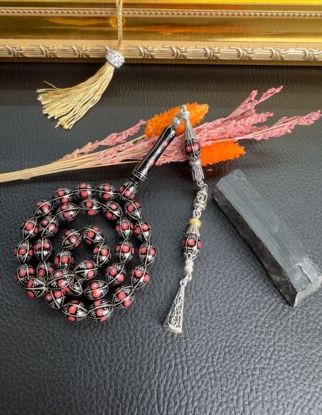 Kırmızı Mercan İşlemeli Oltu Tesbih