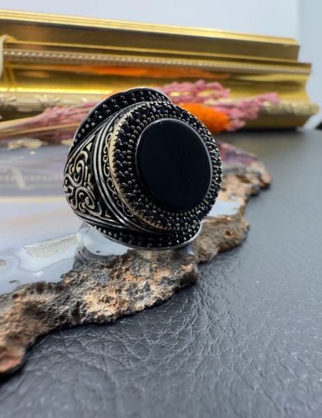 Onix Taşı Özel Kalem İşçilikli Erkek Yüzük