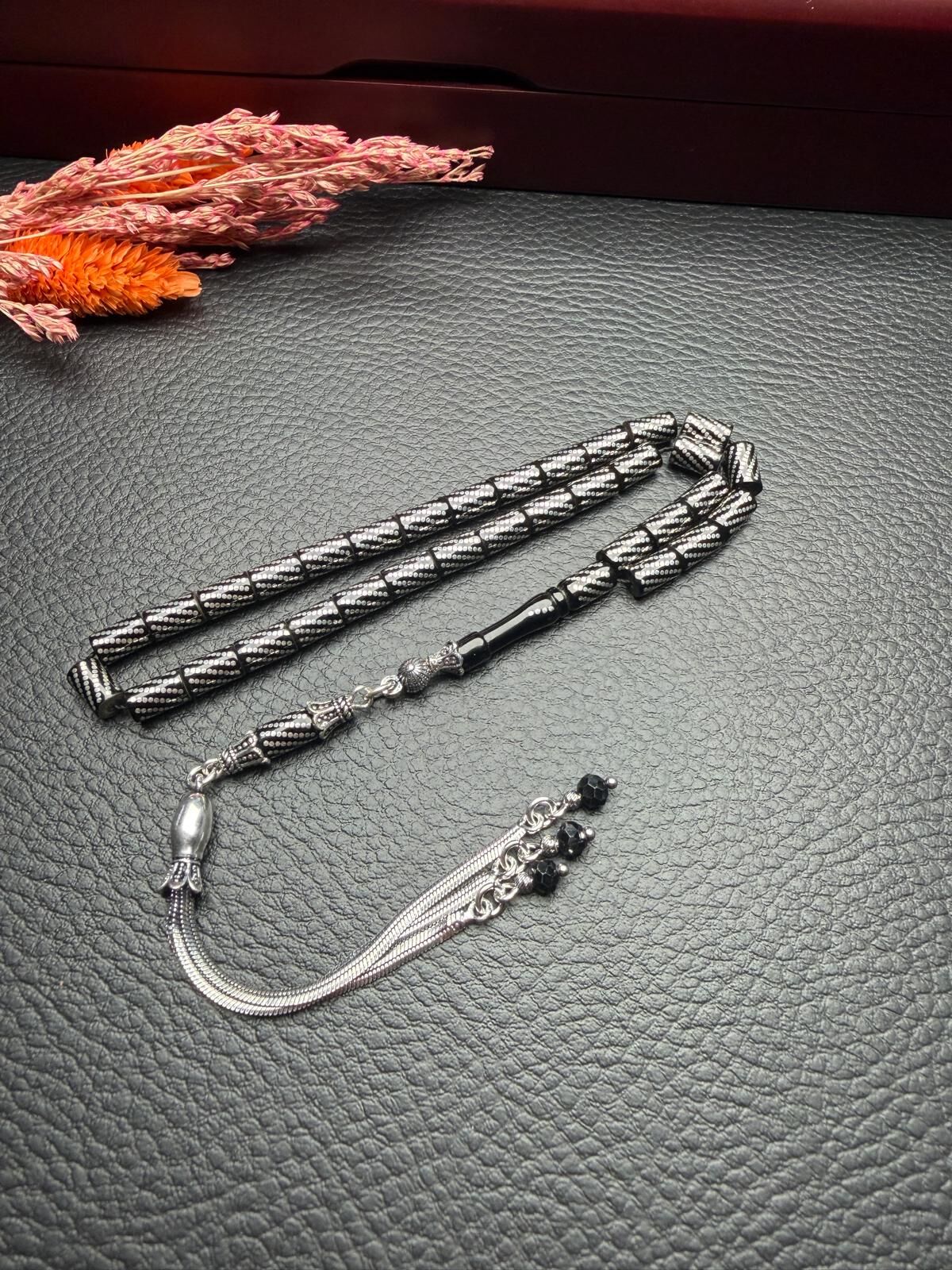 Kesme Model Gümüş İşlemeli Ateş Kehribar Tesbih