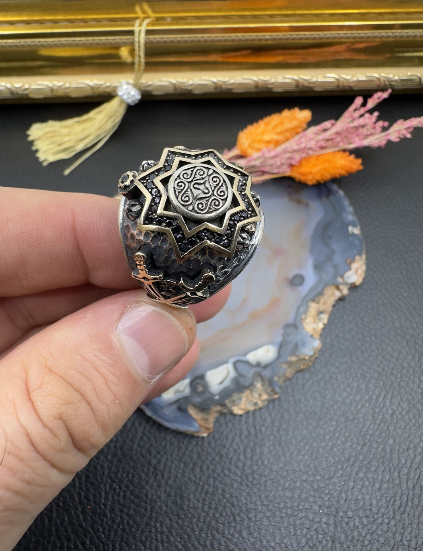 Özel Tasarım Kalem İşçilikli Gümüş Erkek Yüzük