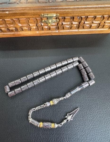 Kesme Model Yeşil Renk Gümüş İşlemeli Ateş Kehribar Tesbih