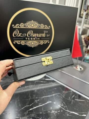 Siyah Renk Deri İçi Kırmızı Renk Kadife Döşeme Tesbih Kutusu