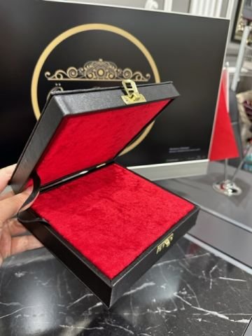 Siyah Renk Deri İçi Kırmızı Renk Kadife Döşeme Tesbih Kutusu