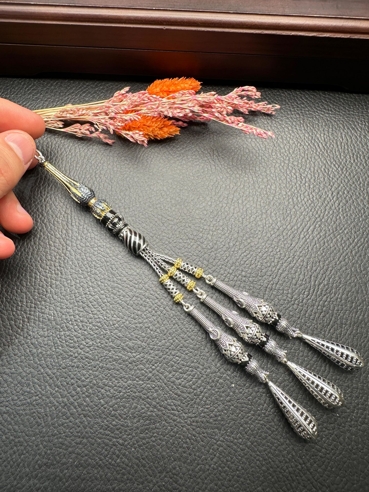 Özel Tasarım Gümüş Püskül