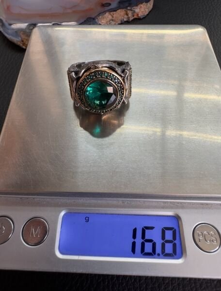 Zorbey Özel Seri Zümrüt Taşlı Gravür Bezeme Gümüş Erkek Yüzük