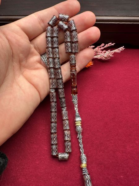 Kesme Model Gümüş İşlemeli Ateş Kehribar Tesbih