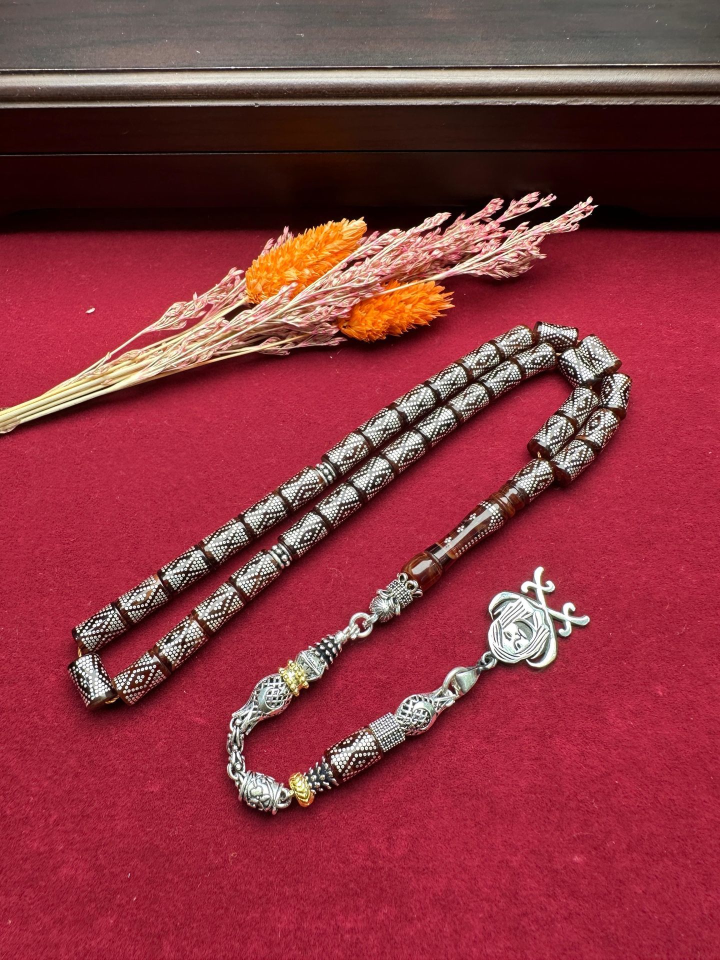 Kesme Model Gümüş İşlemeli Ateş Kehribar Tesbih