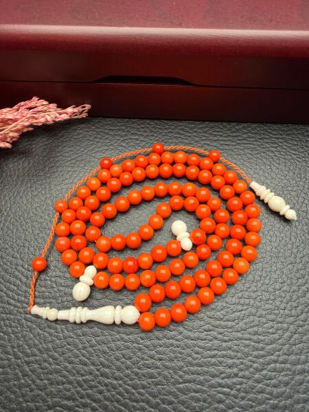 Küre Model 99'luk Fildişi İmame Dizayn Mercan Doğal Taş Tesbih