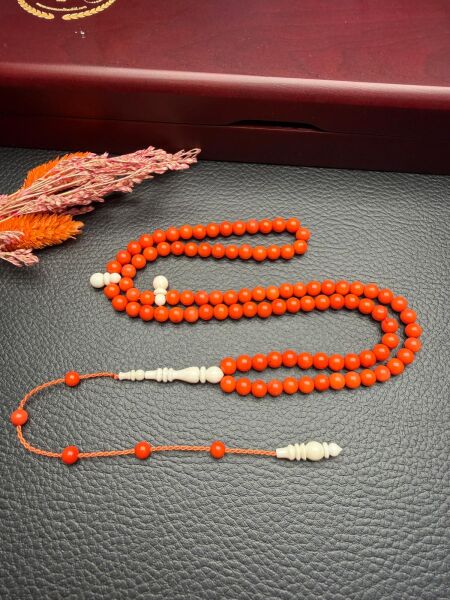 Küre Model 99'luk Fildişi İmame Dizayn Mercan Doğal Taş Tesbih