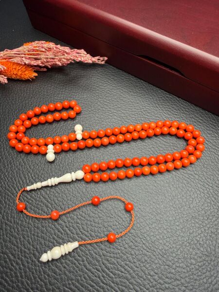 Küre Model 99'luk Fildişi İmame Dizayn Mercan Doğal Taş Tesbih