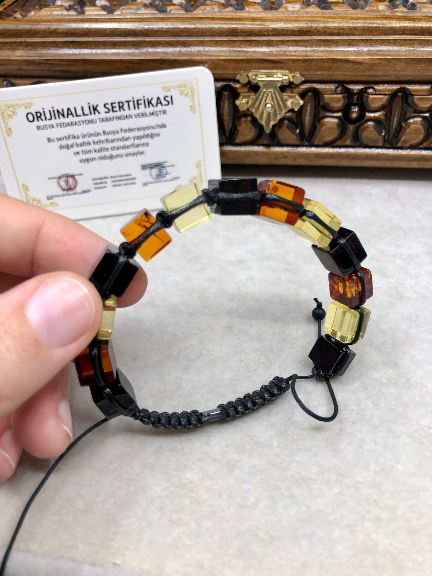 Küp Model Yetişkin Damla Kehribar Bileklik