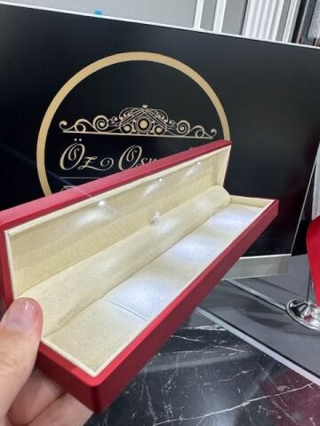 Kırmızı Renk Özel Tasarım Led Işıklı Sert Plastik Tesbih Kutusu