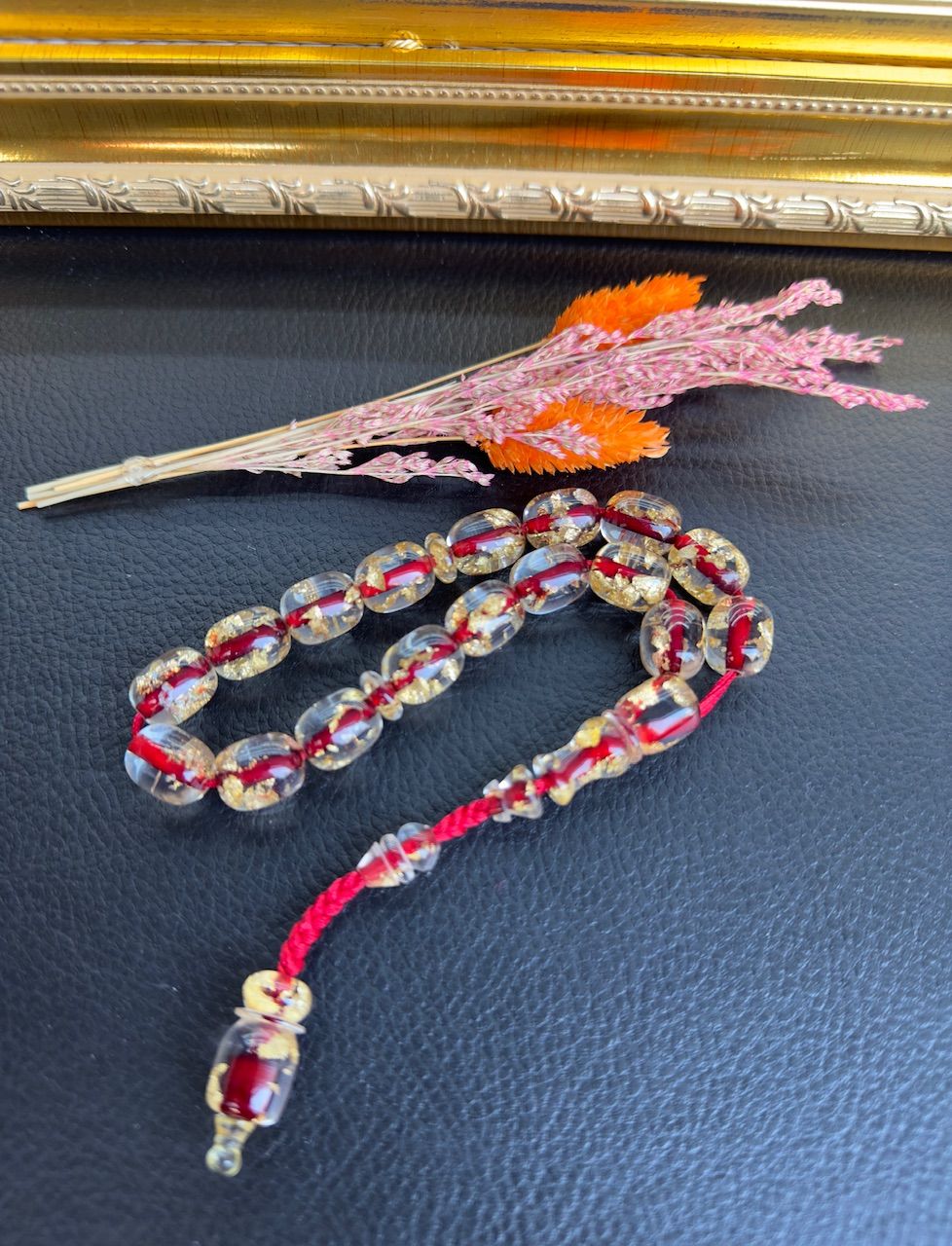 Kapsül Model Altın Parçacıklı Maskot Plexi Glass Tesbih