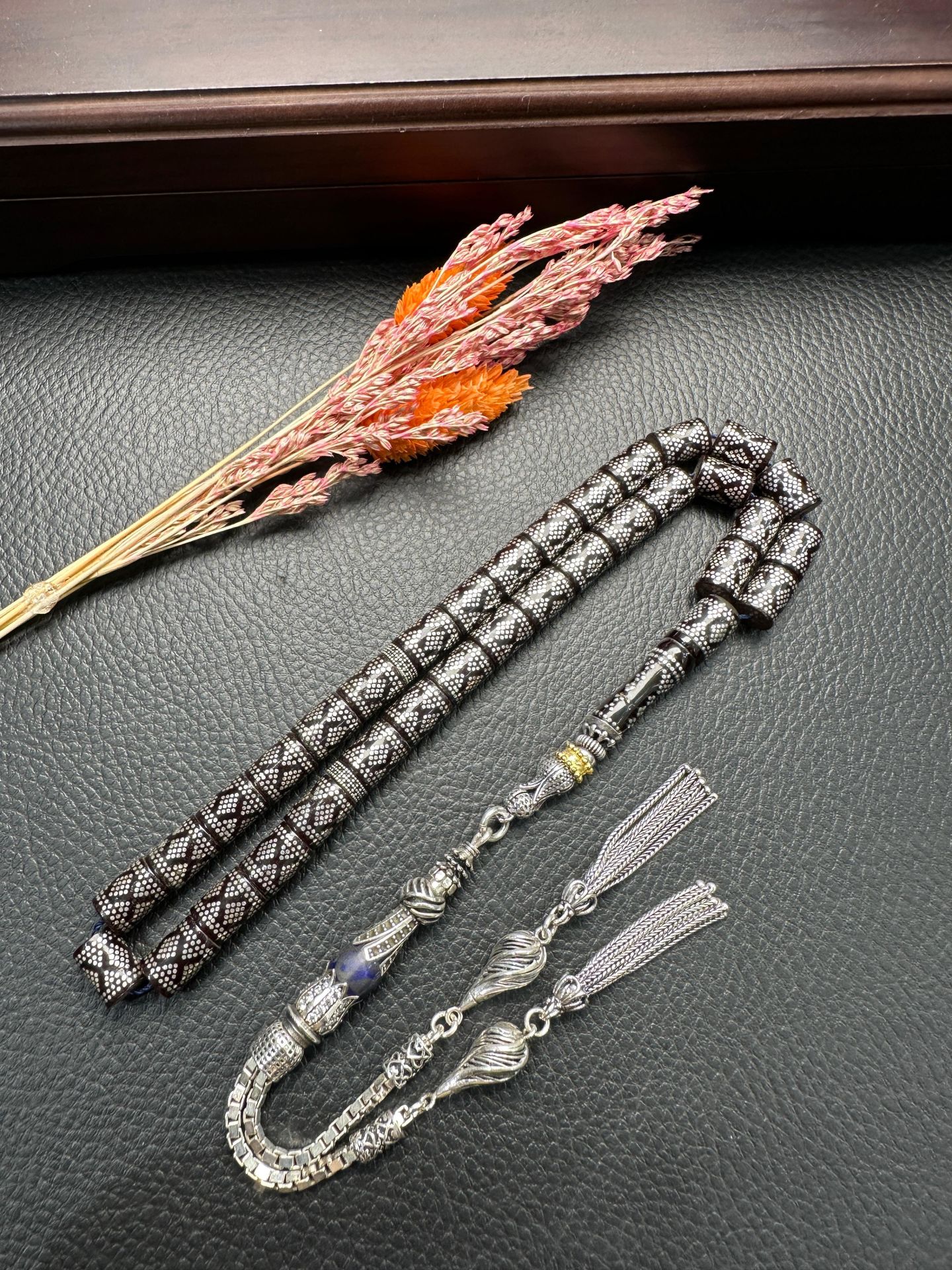 Kesme Model Gümüş İşlemeli Ateş Kehribar Tesbih