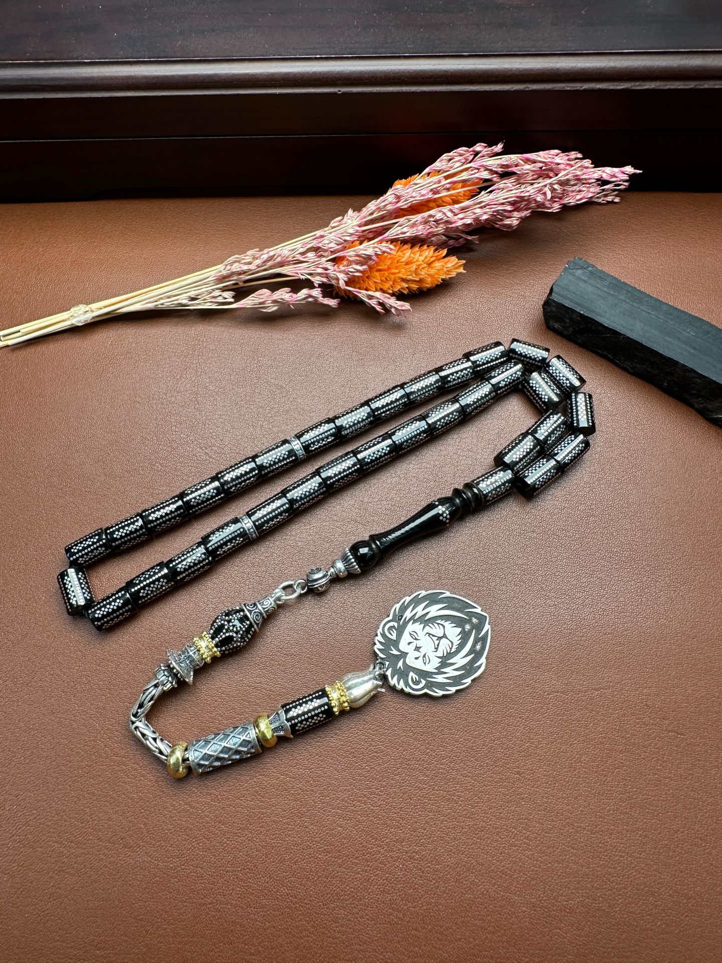 Kesme Model Gümüş İşlemeli Erzurum Oltu Taşı Tesbih