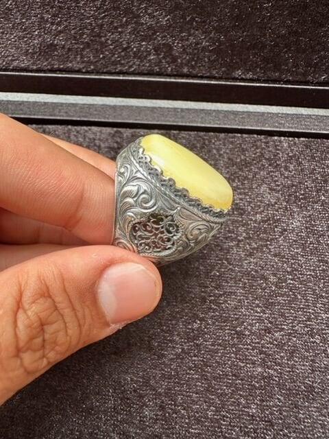 Kalem İşçilikli Osman Özpala Damla Kehribar 925 Ayar Gümüş Erkek Yüzük