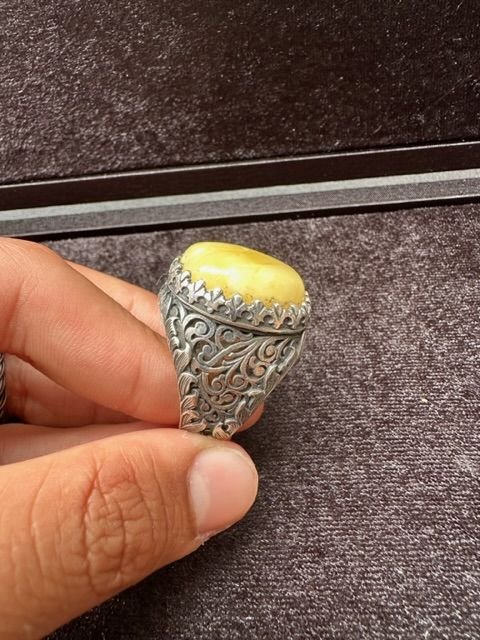 Kalem İşçilikli Osman Özpala Damla Kehribar 925 Ayar Gümüş Erkek Yüzük