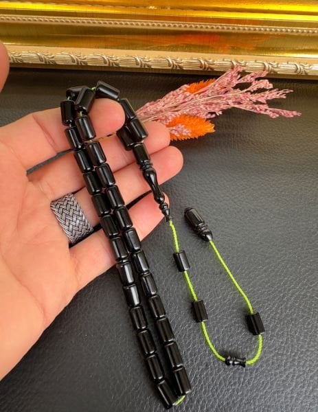 Yumuşak Kesme Model Siyah Renk Sıkma Kehribar Tesbih