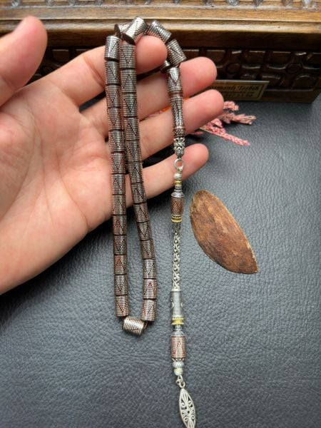 Kesme Model Kamil Puğ Gümüş İşlemeli Kuka Tesbih