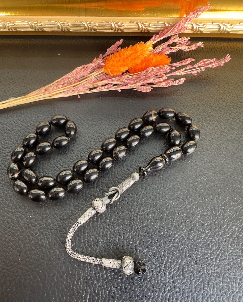 Badem Model Siyah Renk Sıkma Kehribar Tesbih