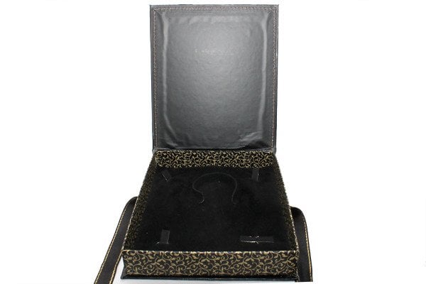 Büyük Boy Fiyonklu Gümüş Set Kutusu