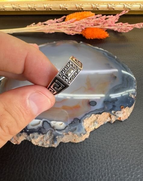 Özel Tasarım Taşlı Gümüş Yüzük